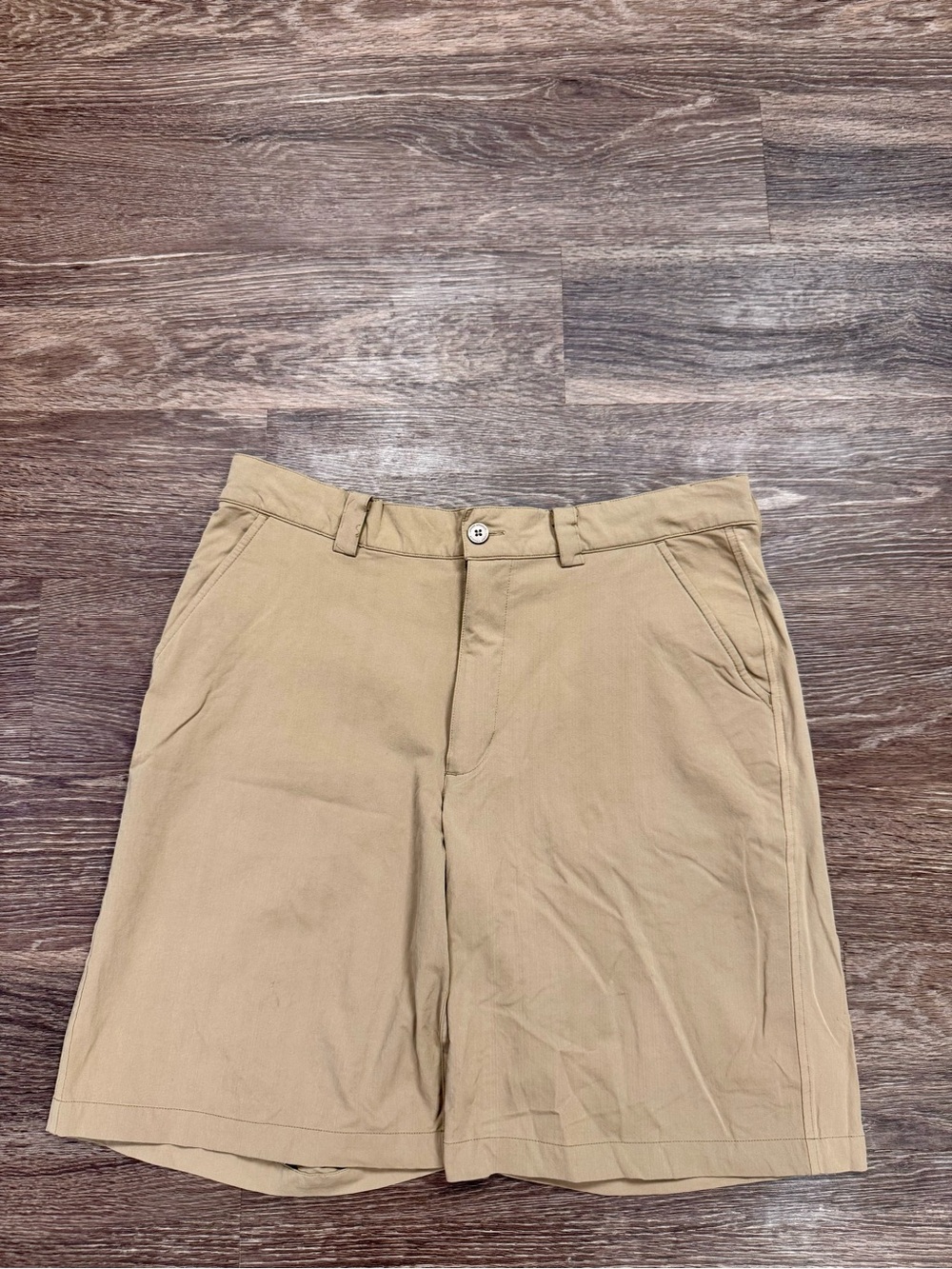 Under Armour Men's Khaki Performance Golf Shorts Size 34 Stretch Flat Front